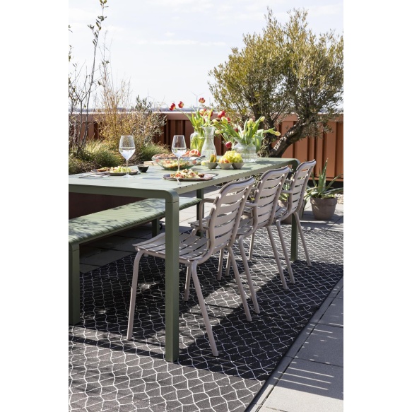 Ulkotilan tuoli Vondel Clay