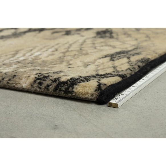 Matto Keep Your Enemies Closer 200X300