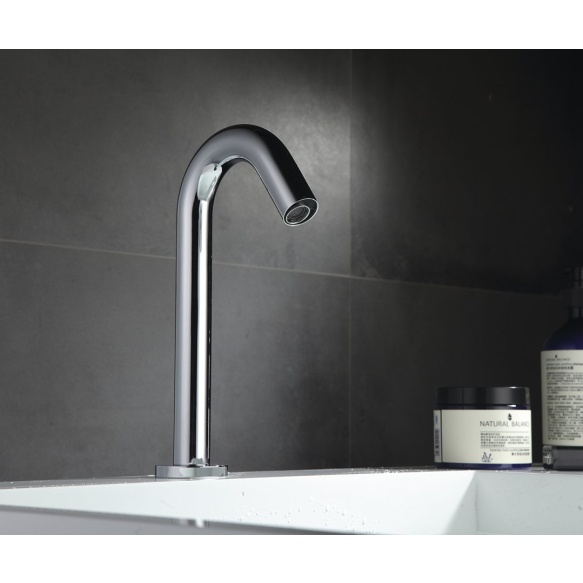 sensoriga valamusegisti, 6V DC (4xAA), chrome