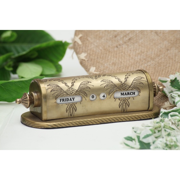 messinkinen mekaaninen kalenteri, 18 cm L