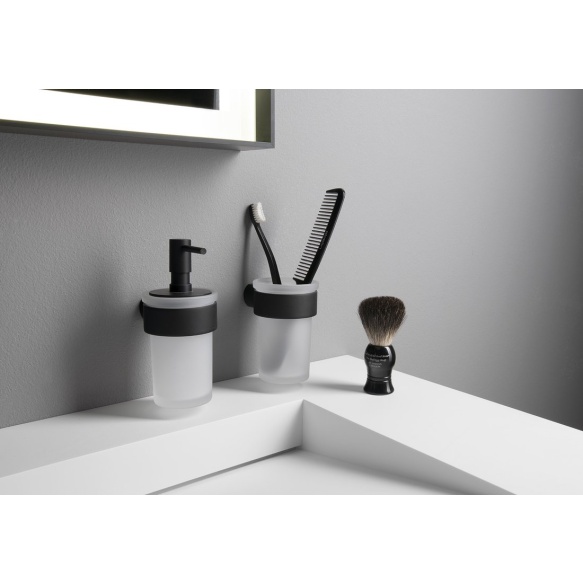 Nestesaippua-annostelija Pyrene, matta musta/matta lasi